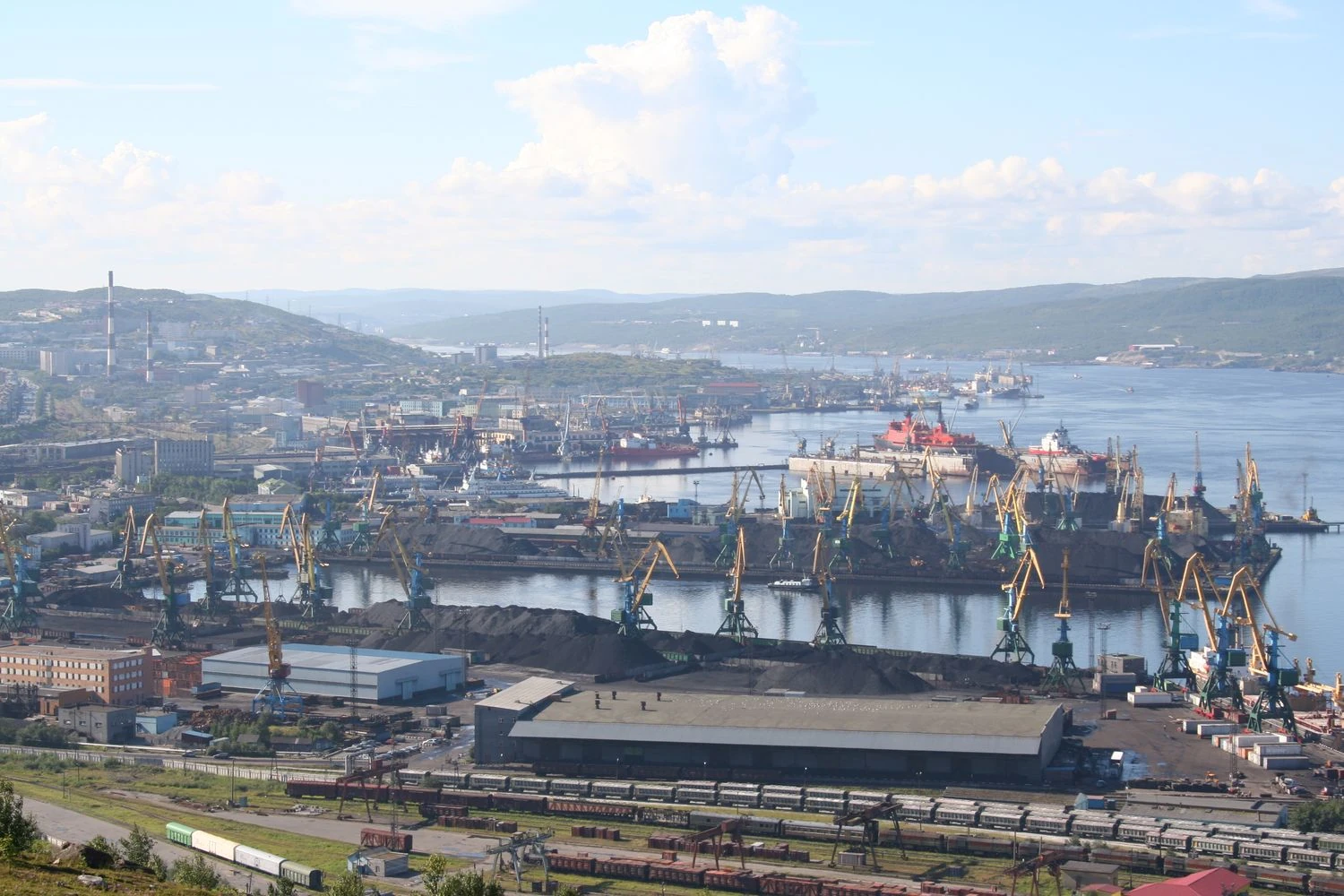 Murmansk ports halted operations due to large-scale blackout in Russia's Arctic region