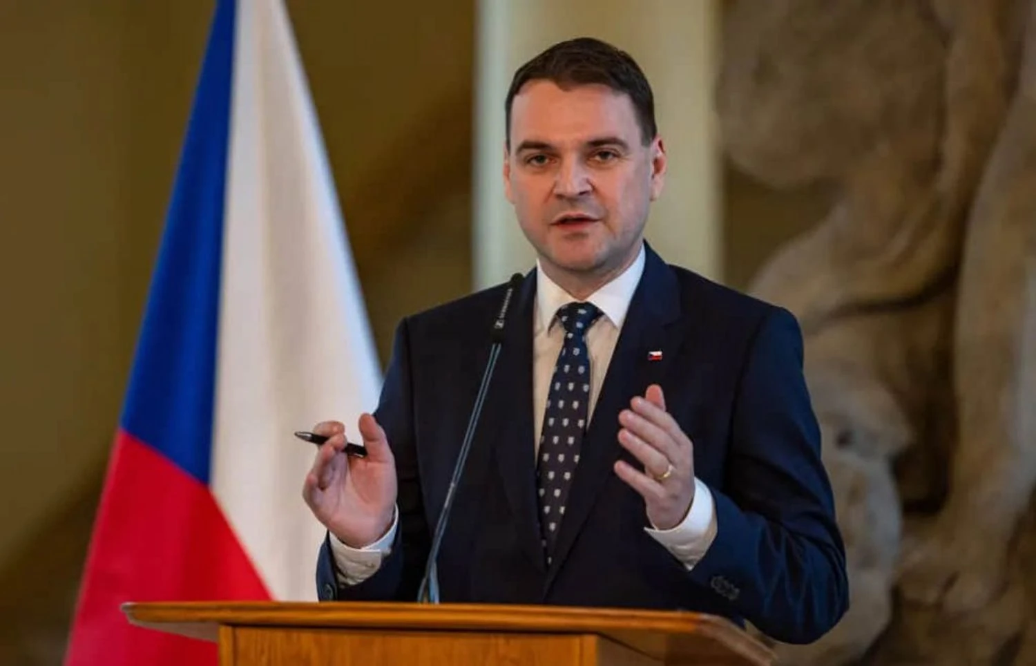 Political blackmail scandal: Czech Foreign Minister plans to ignore President Pavel and his office