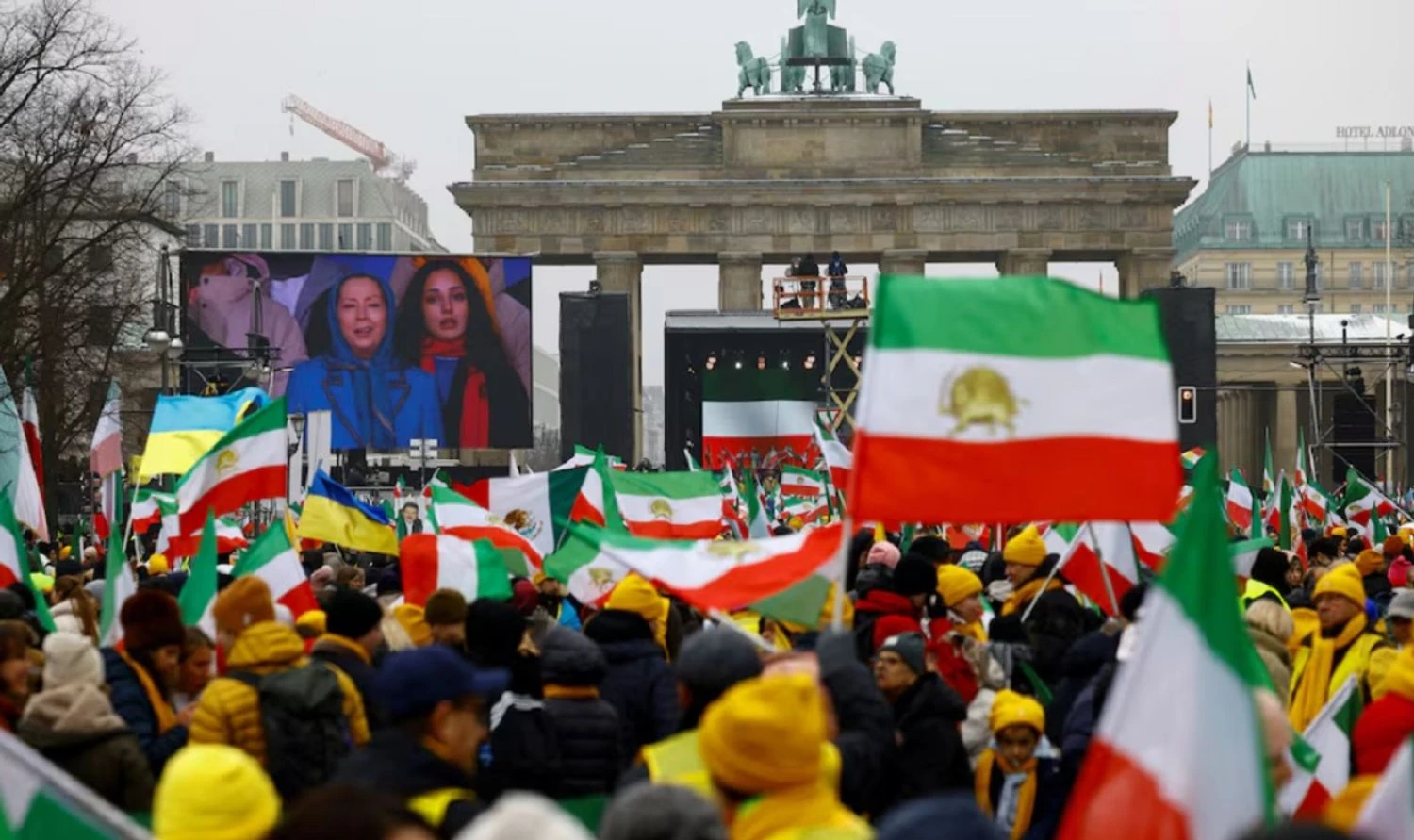 "Freedom for Iran": thousands demonstrate in Berlin in support of Iranian rebels
