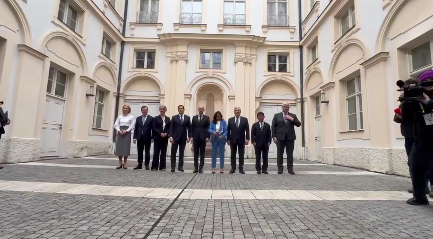 G7 and Ukraine's top diplomats met to discuss peace efforts and air defense.