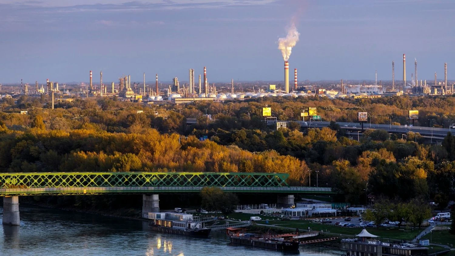 Slovakia declares oil emergency amid damage to Druzhba pipeline