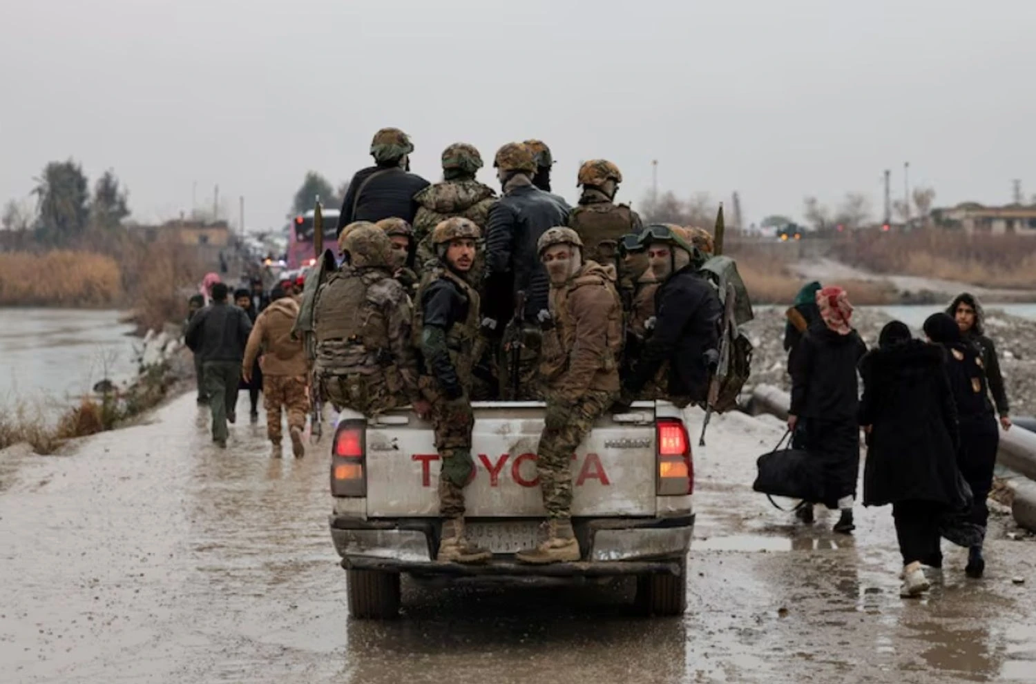 ISIS intensifies attacks on new Syrian government amid army's announcement of anti-terrorist operation