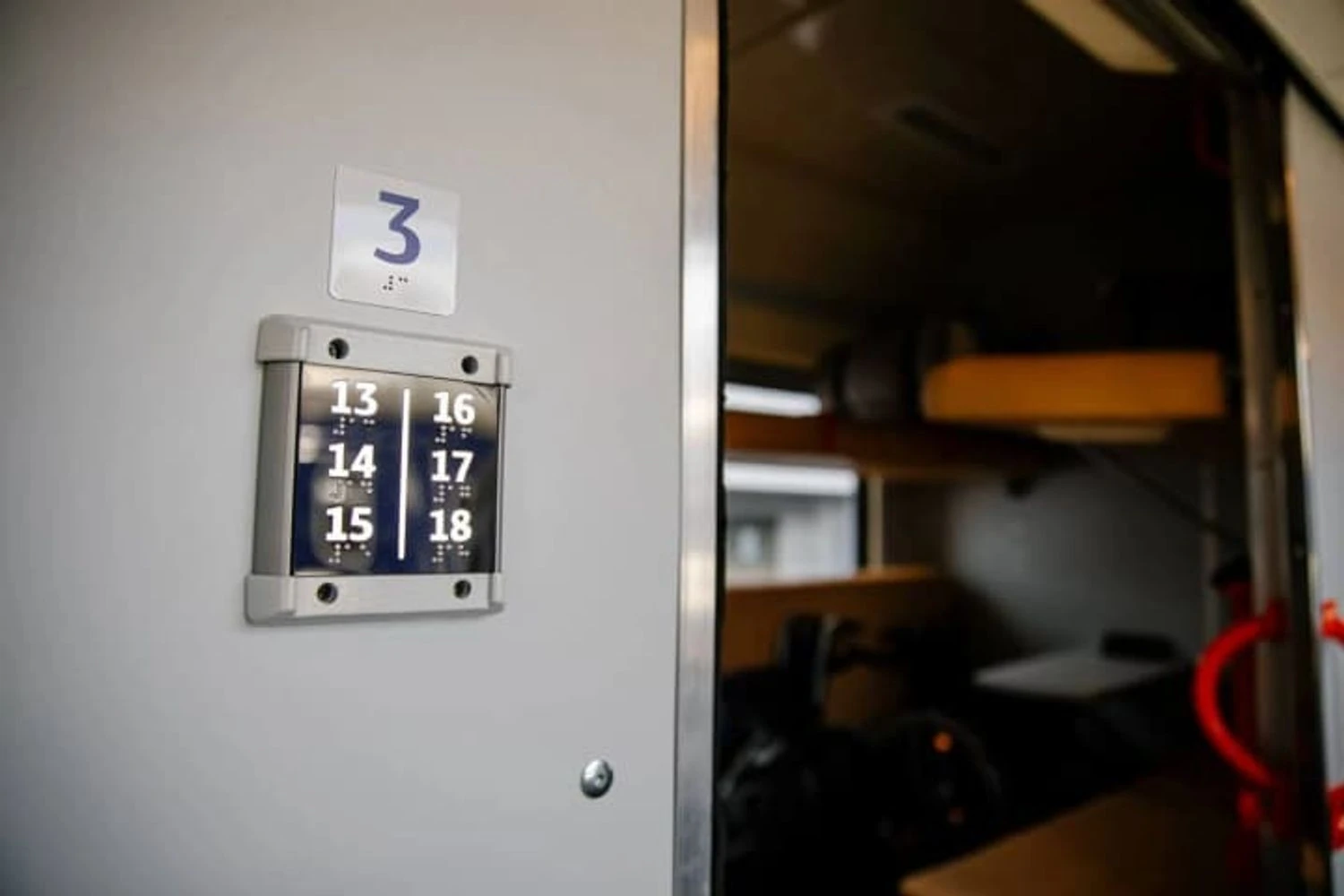 Delays up to an hour and buses instead of trains - UZ changed traffic on March 1