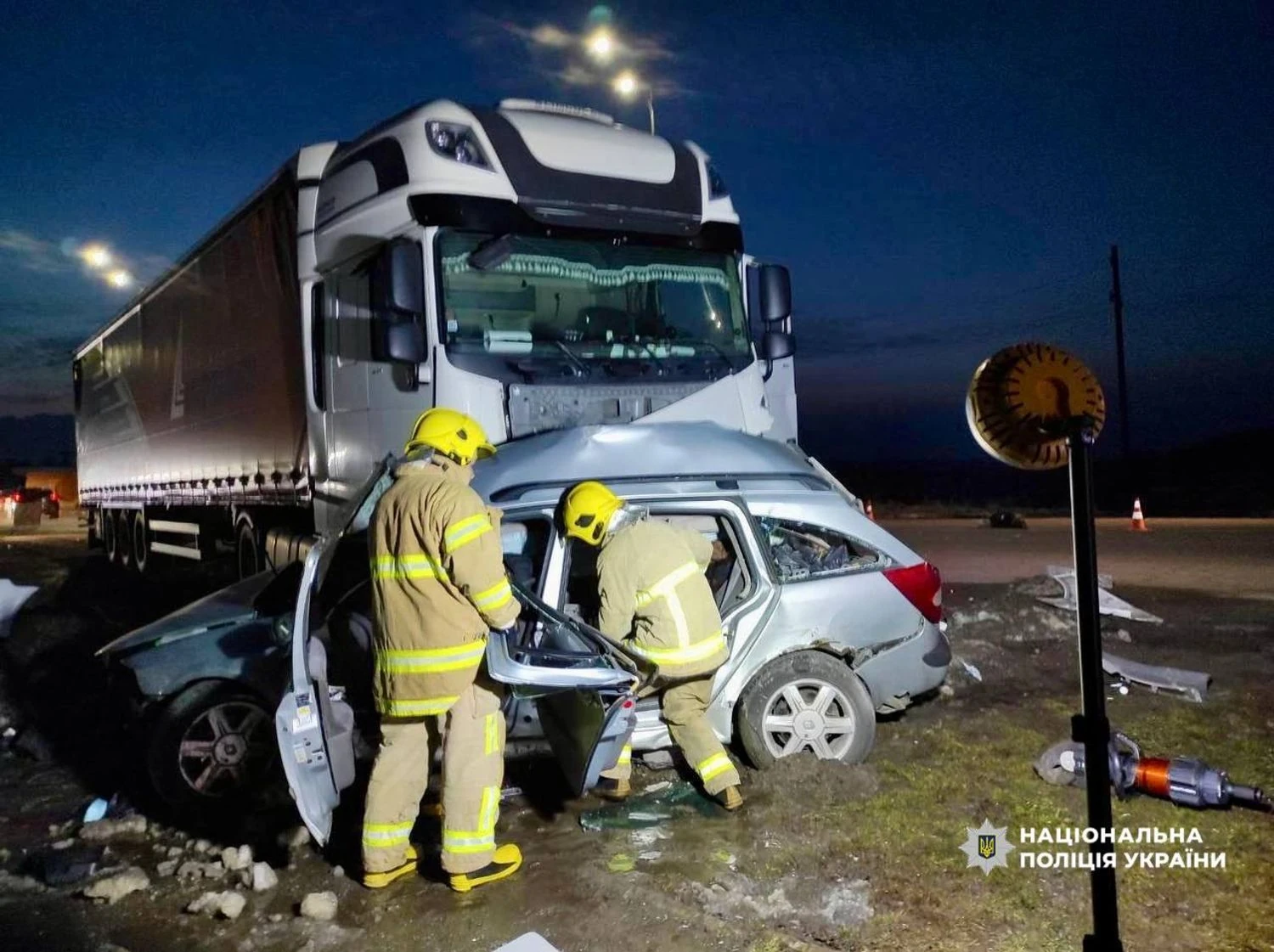 Truck crashes into car in Rivne region, casualties reported