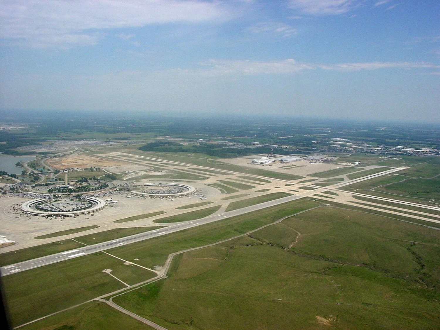 Kansas City Airport in the US was urgently evacuated due to a security threat