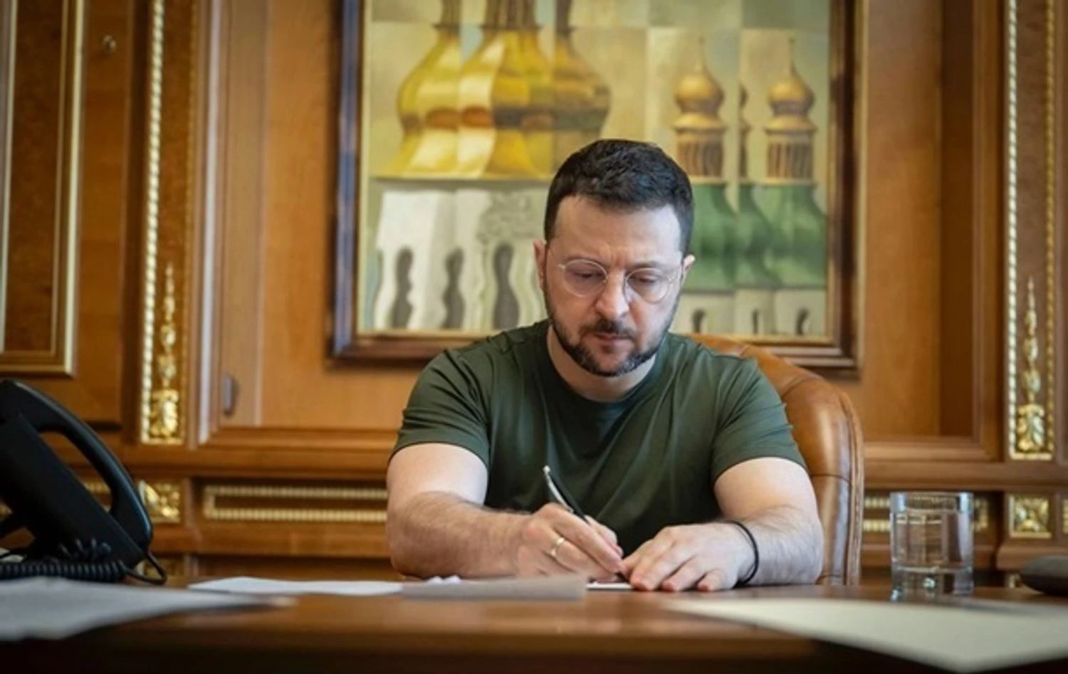 Zelenskyy signed a bill on a one-year deferment for military personnel under the "18-24 contract"