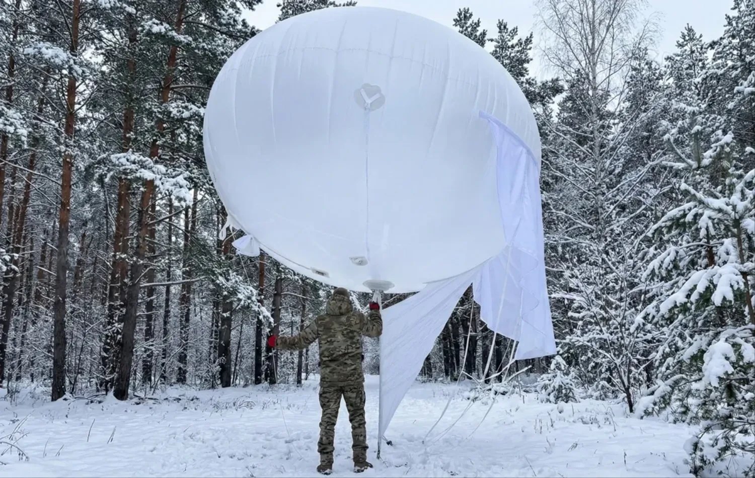 Ukrainian company "Aerobavovna" revives the use of aerostats for modern warfare