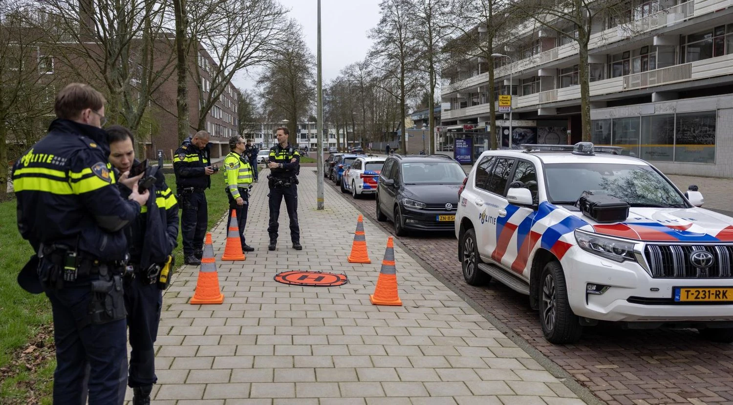Explosion occurred near a Jewish school in Amsterdam after an attack on a synagogue in Rotterdam