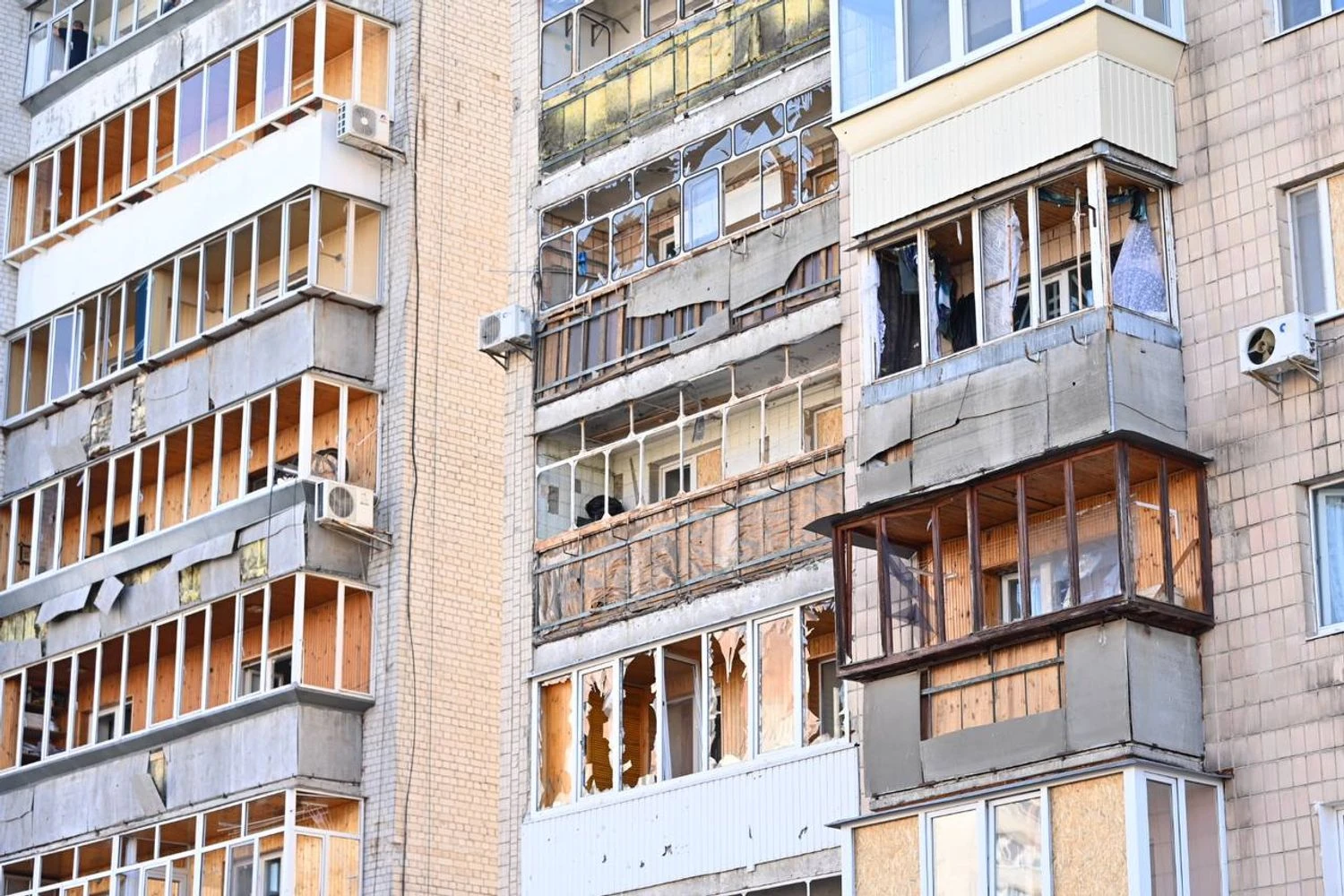 Massive Russian attack on Kyiv region: four people killed, over twenty wounded