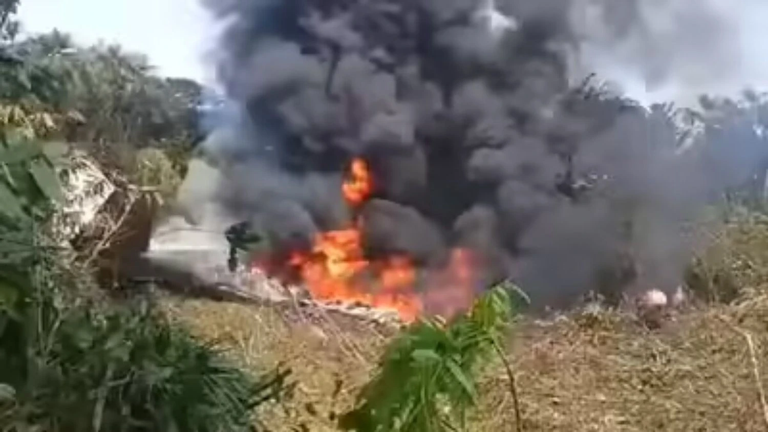 Military plane with 125 people on board crashes in Colombia, at least 48 rescued - Media