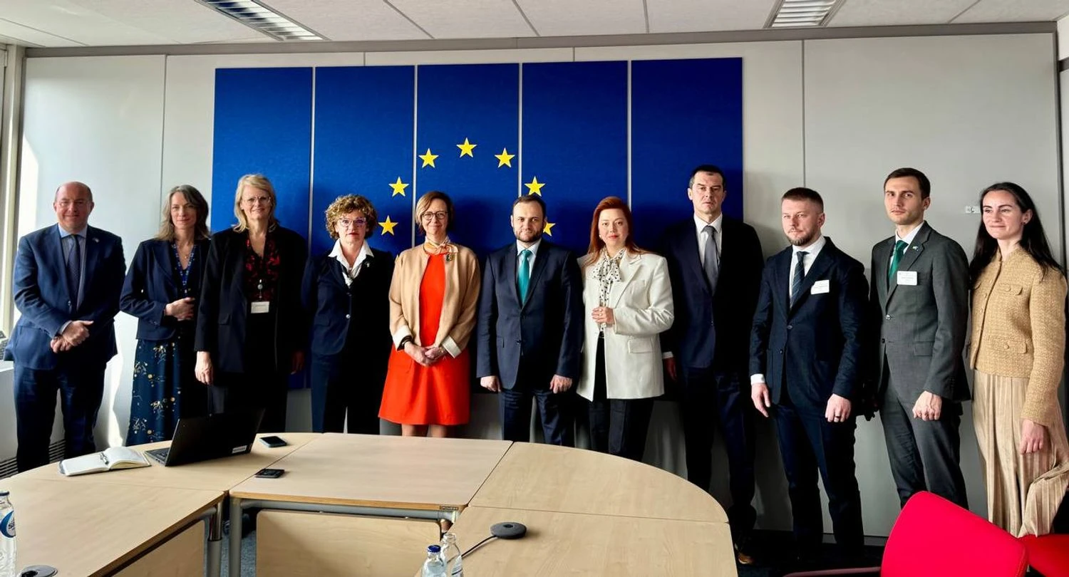 Ukraine needs €500 million in guarantees for roads - Kuleba