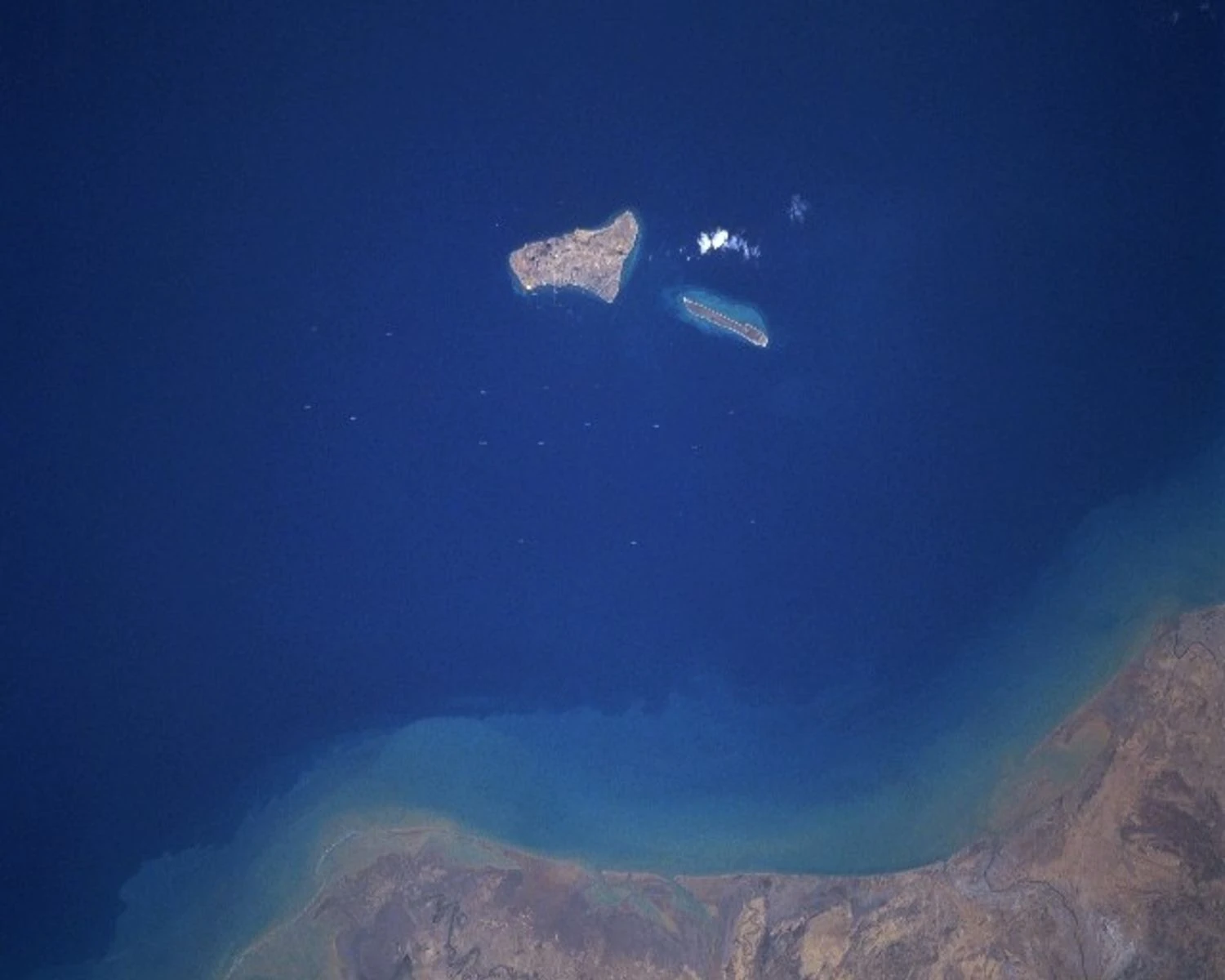 Iran beefs up defense of Kharg Island to protect against potential US ground operation - Media