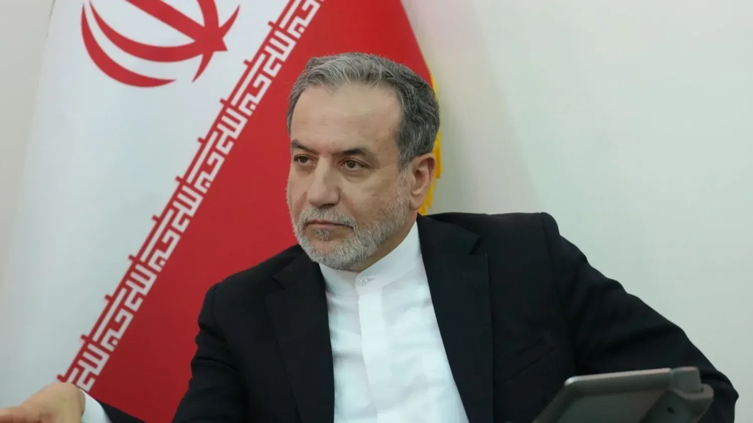 Iran warns of "high price" for strikes on energy and nuclear facilities and criticizes Trump