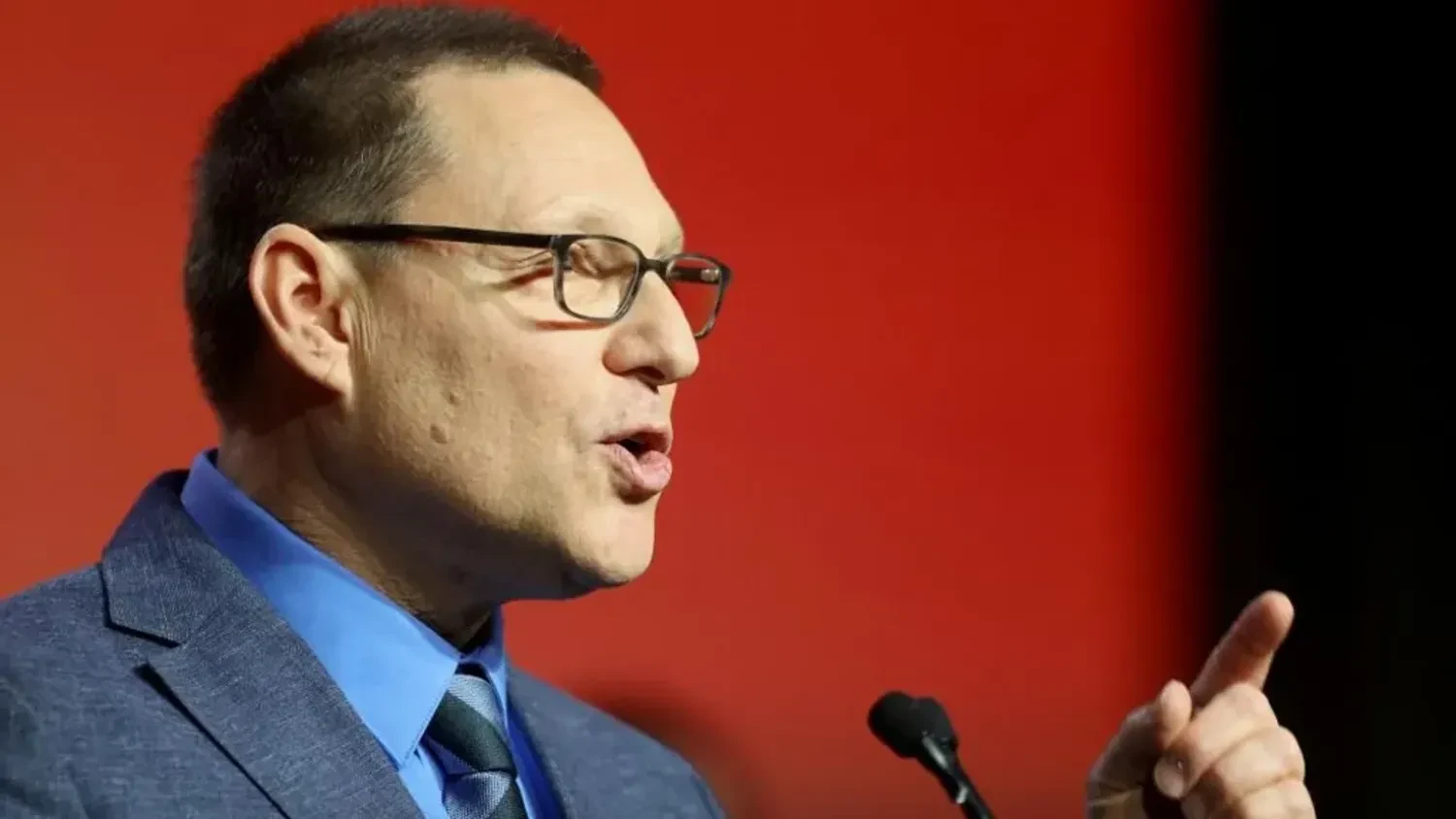 Canada's Democratic Party elected a new leader after a devastating electoral collapse