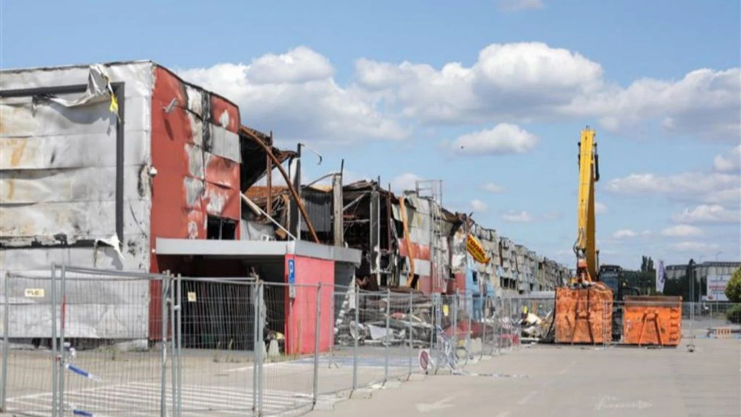 Poland has charged five individuals with arson at a shopping center in Warsaw, linked to Russian sabotage.