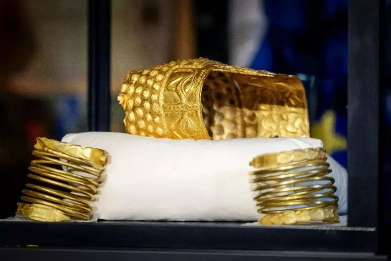 2,500-year-old stolen golden helmet found in the Netherlands