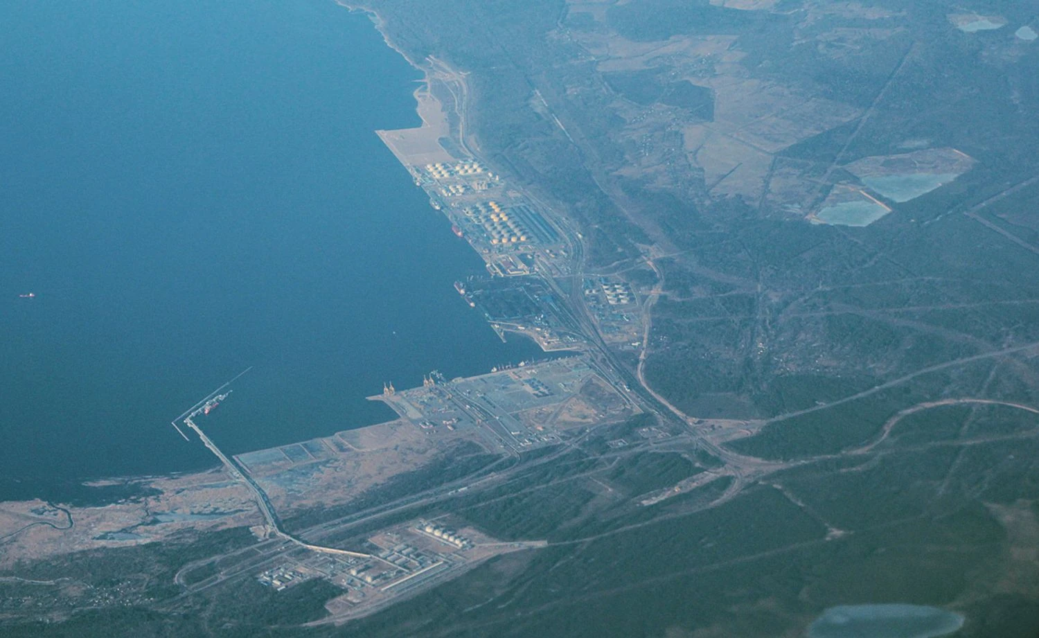 Russian port Ust-Luga resumes oil transshipment after drone attacks