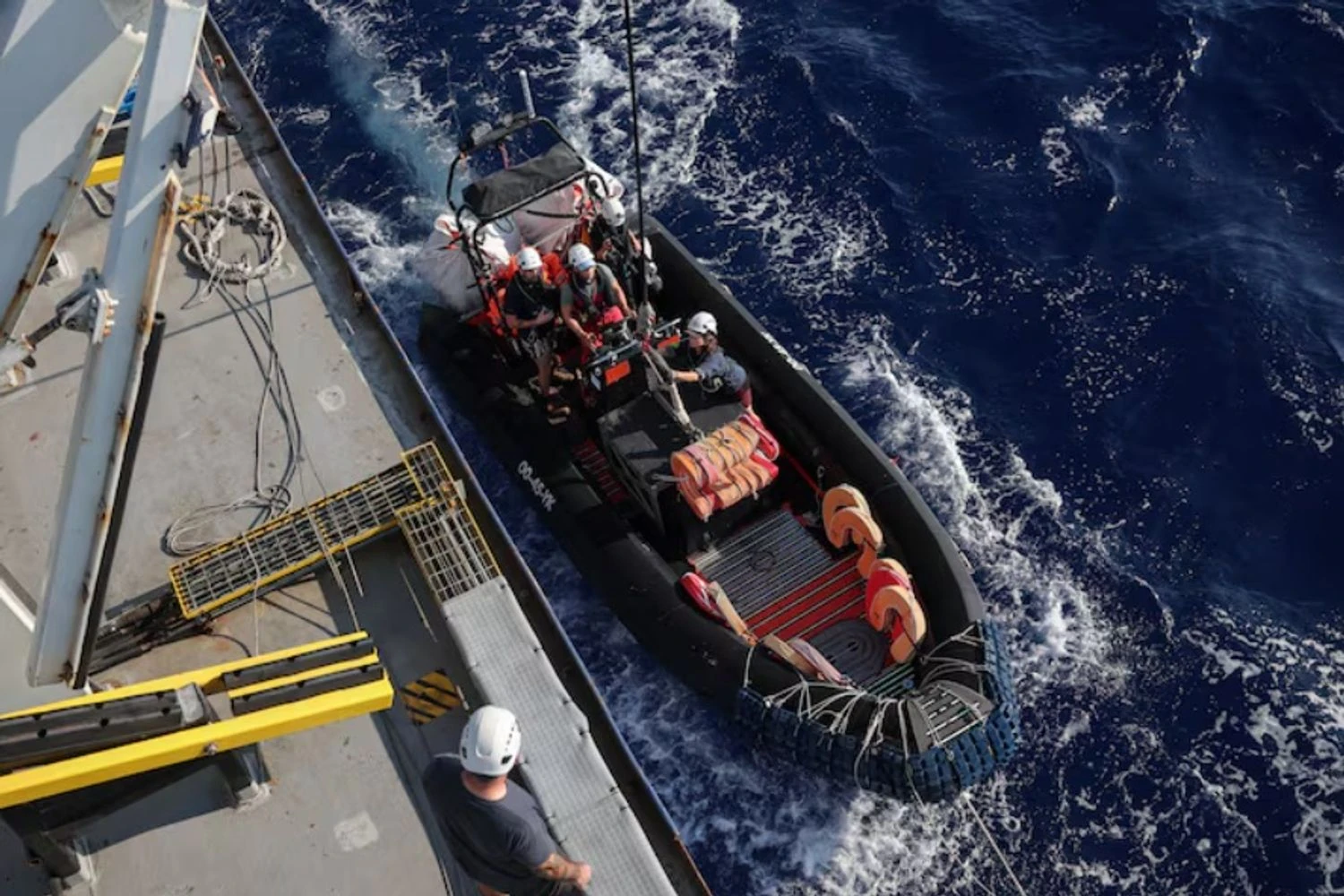 32 migrants rescued off the coast of Italy, at least 71 more people died at sea