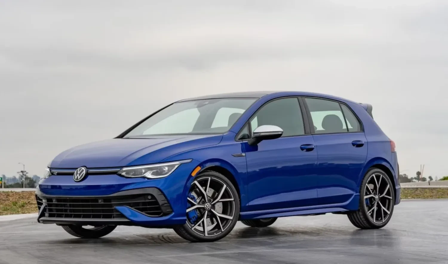 Volkswagen Golf topped the ranking of the most popular used cars imported to Ukraine in March