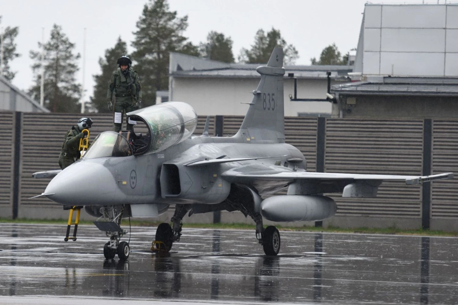 Ukraine confirmed the start of pilot training on Gripen in 2026