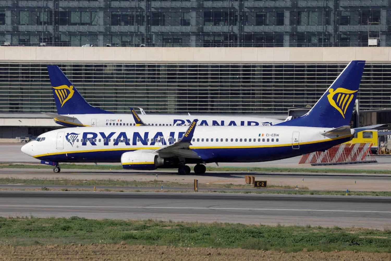 Директор Ryanair закликав обмежити вживання алкоголю пасажирами перед ранковими польотами