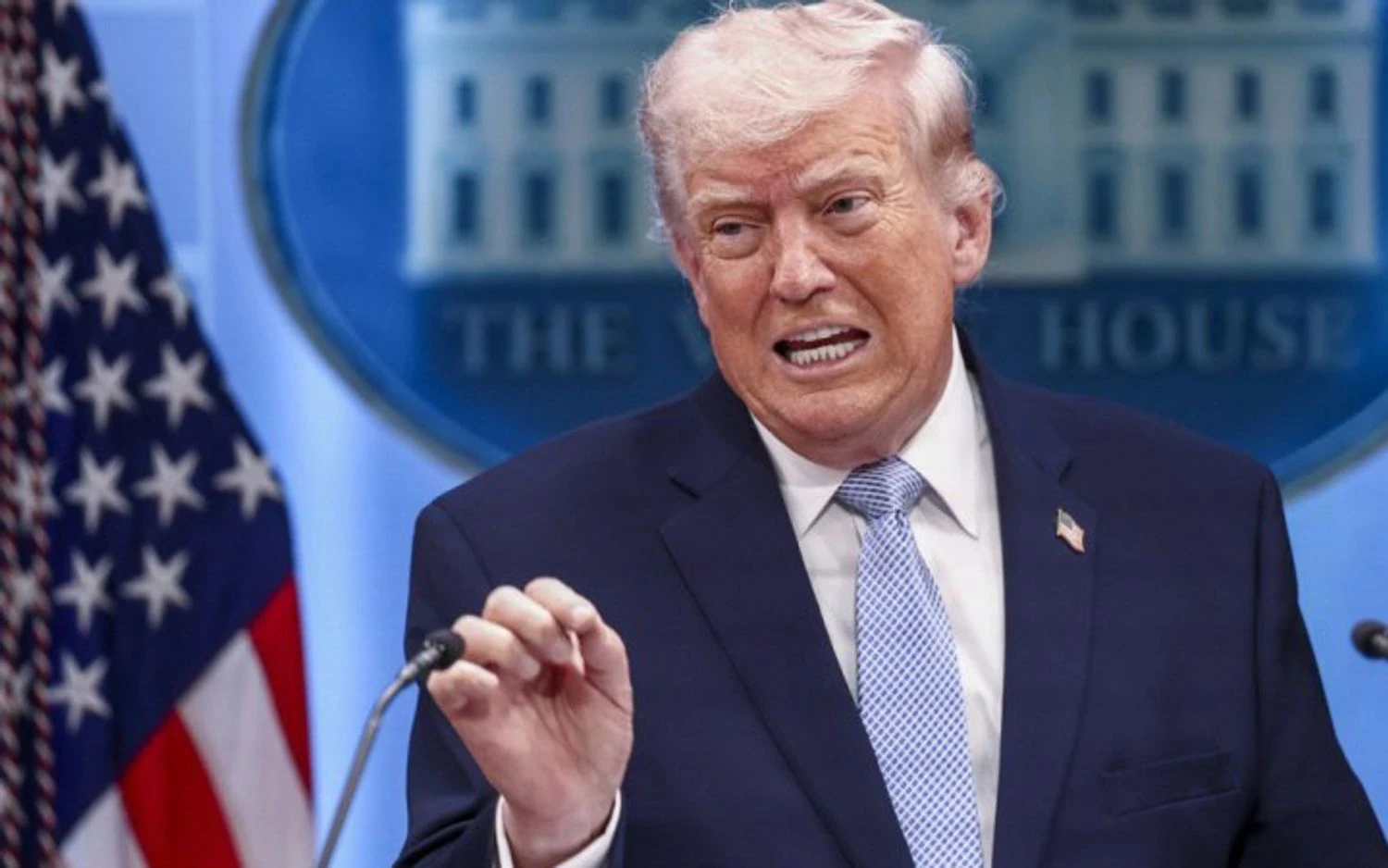 Трейдери укладали мільярдні угоди перед заявами Трампа про Іран, сенатори вимагають розслідування