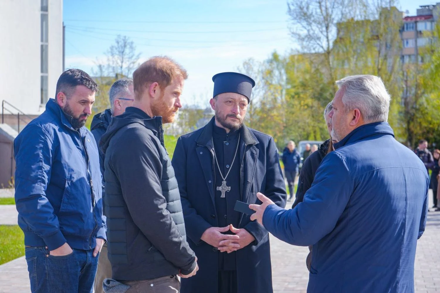 Принц Гаррі відвідав Бучу та вшанував пам'ять жертв агресії рф