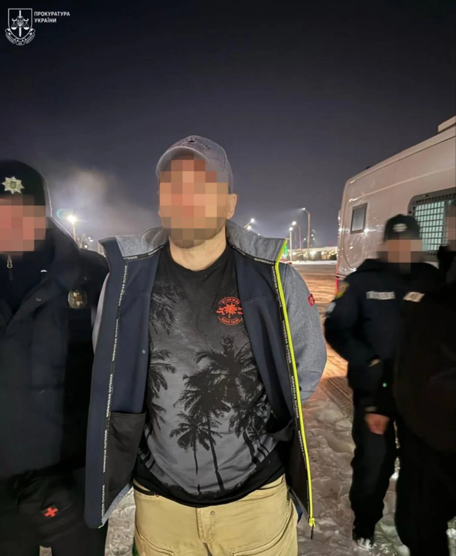 Роками ґвалтував падчерку, а потім переховувався за кордоном: екстрадованого з Бельгії обвинуваченого судитимуть