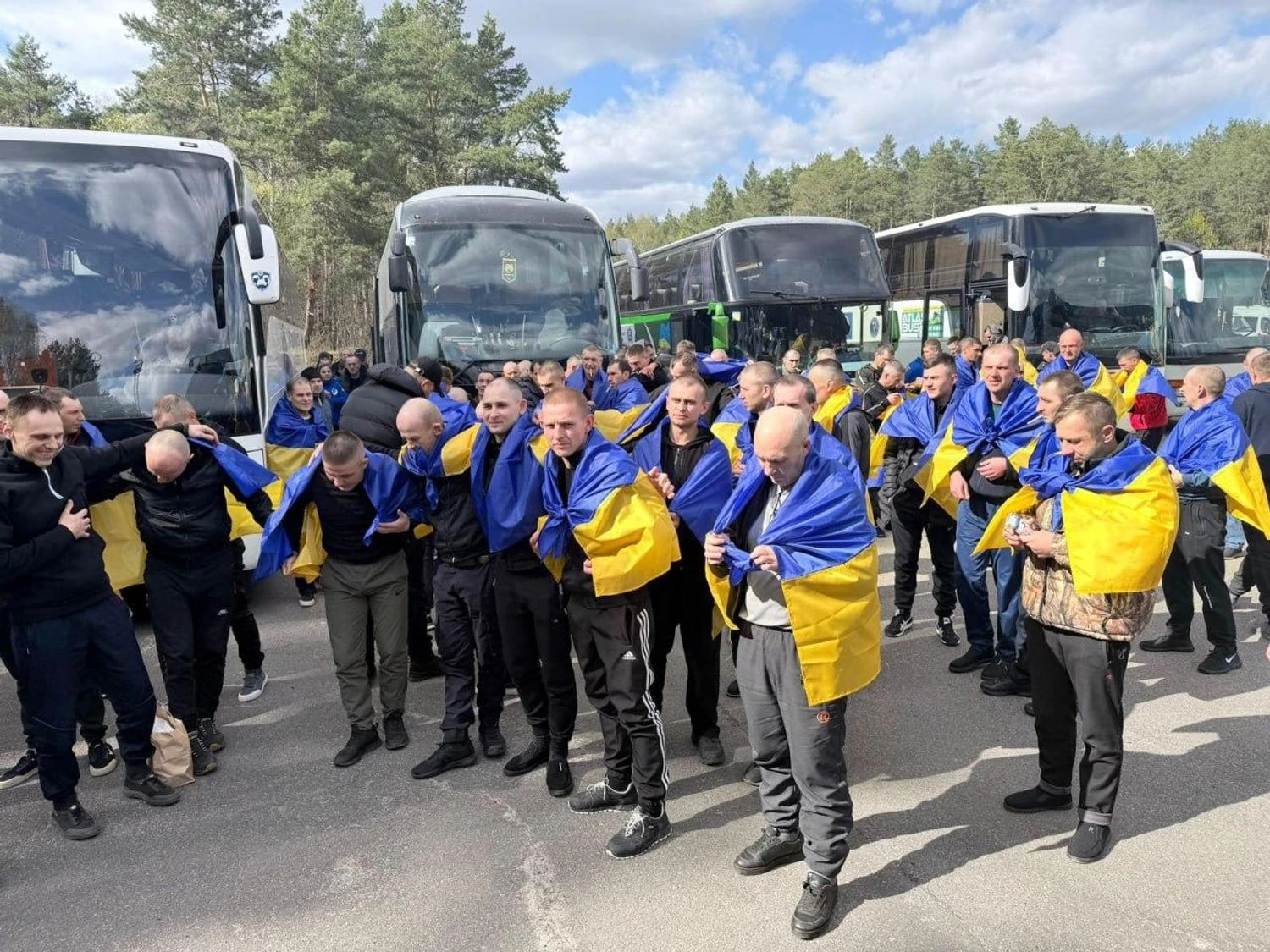 Україні вдалось повернути 193 воїнів з російського полону - Зеленський