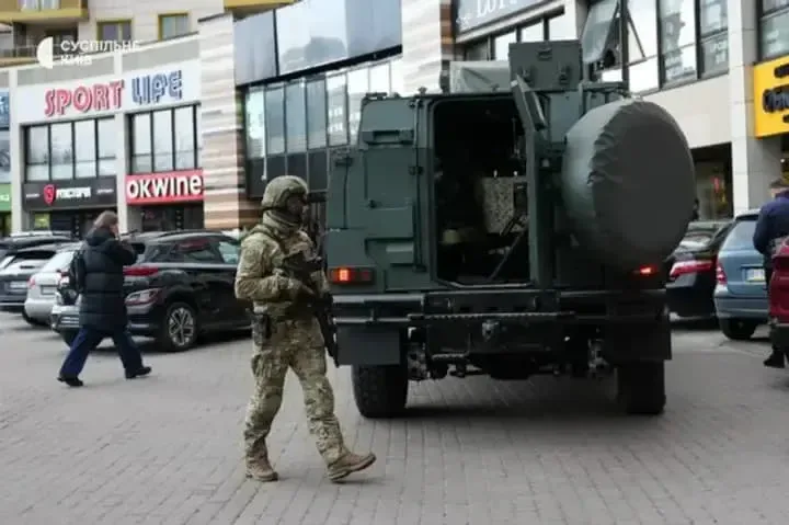 Чоловік, що влаштував "масшутінг" у столиці, системно готувався до цього - слідство