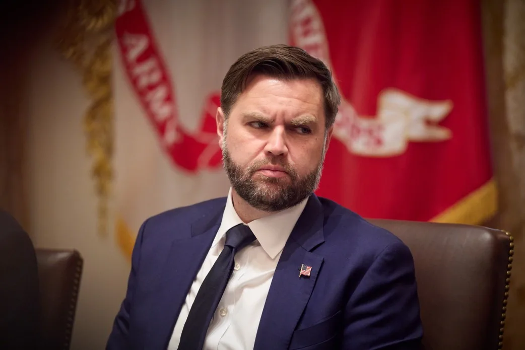 Венс висловив занепокоєння через можливе виснаження запасів зброї США