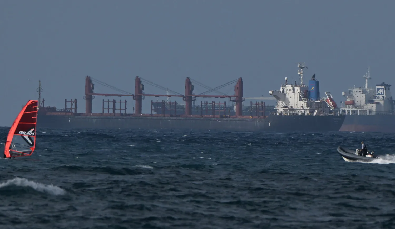 EU considers sanctions against Israelis over smuggling of Ukrainian grain stolen by Russia - media