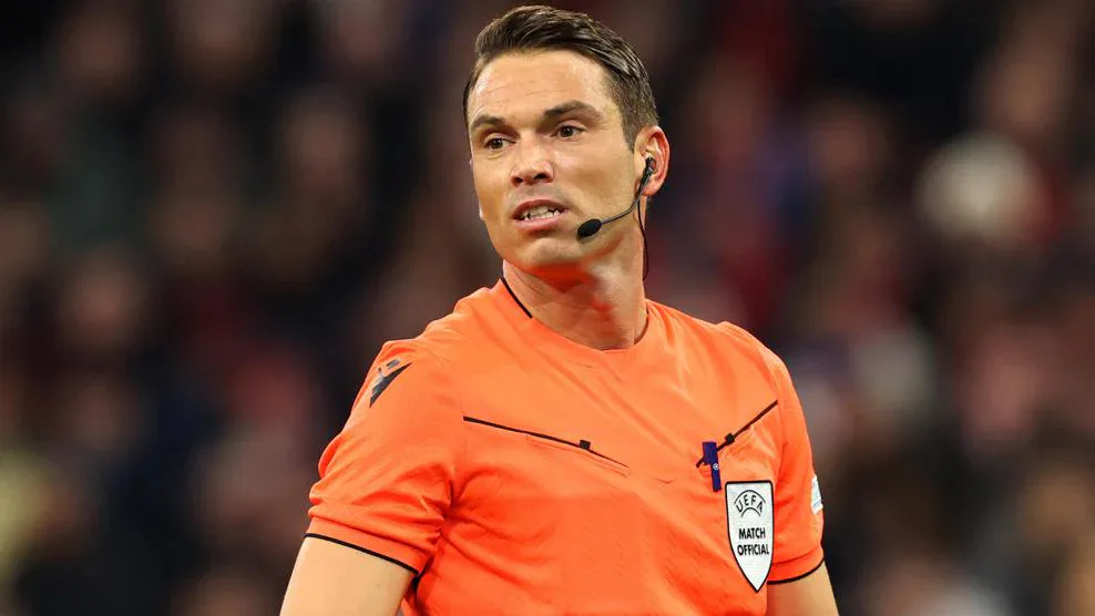 Сандро Шерер - главный арбитр поединка. Фото: uefa.com