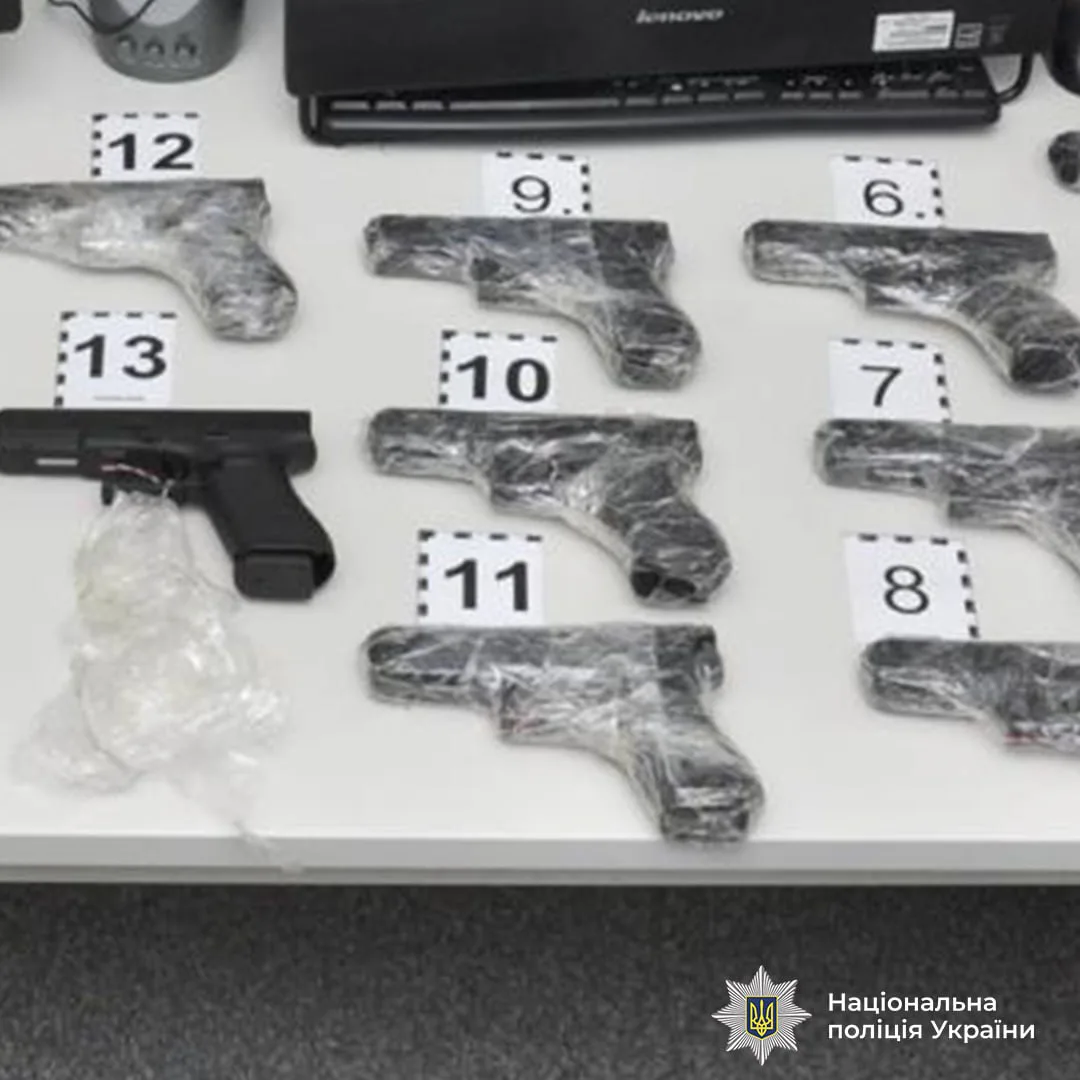 During a special operation, a supply channel for "award" weapons for odious Russian politicians and propagandists was busted - recipients included Medvedev, Kadyrov, and others