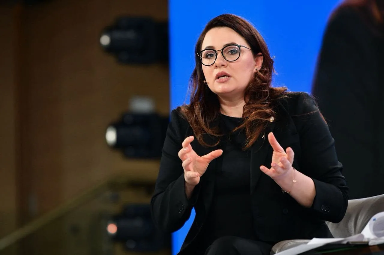 Закупівлі, ціни і будівництво біля аеродромів - Свириденко роз'яснила рішення "будівельного Кабміну"