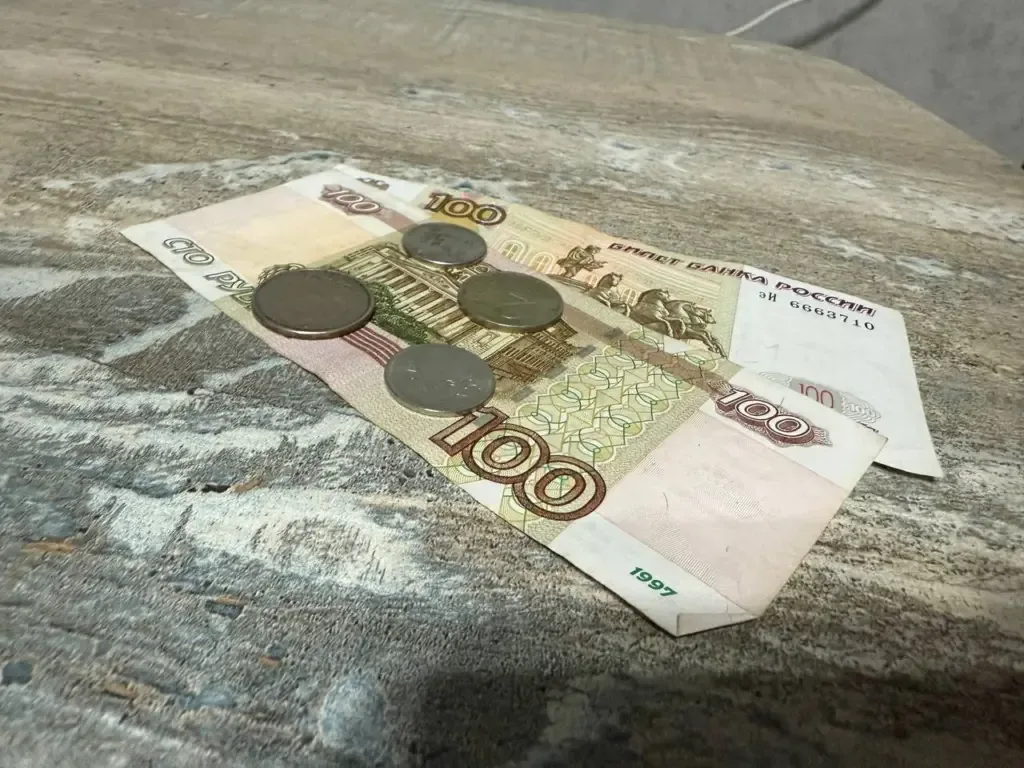 Економіка рф стрімко погіршується через податки, санкції та закриття бізнесів - розвідка