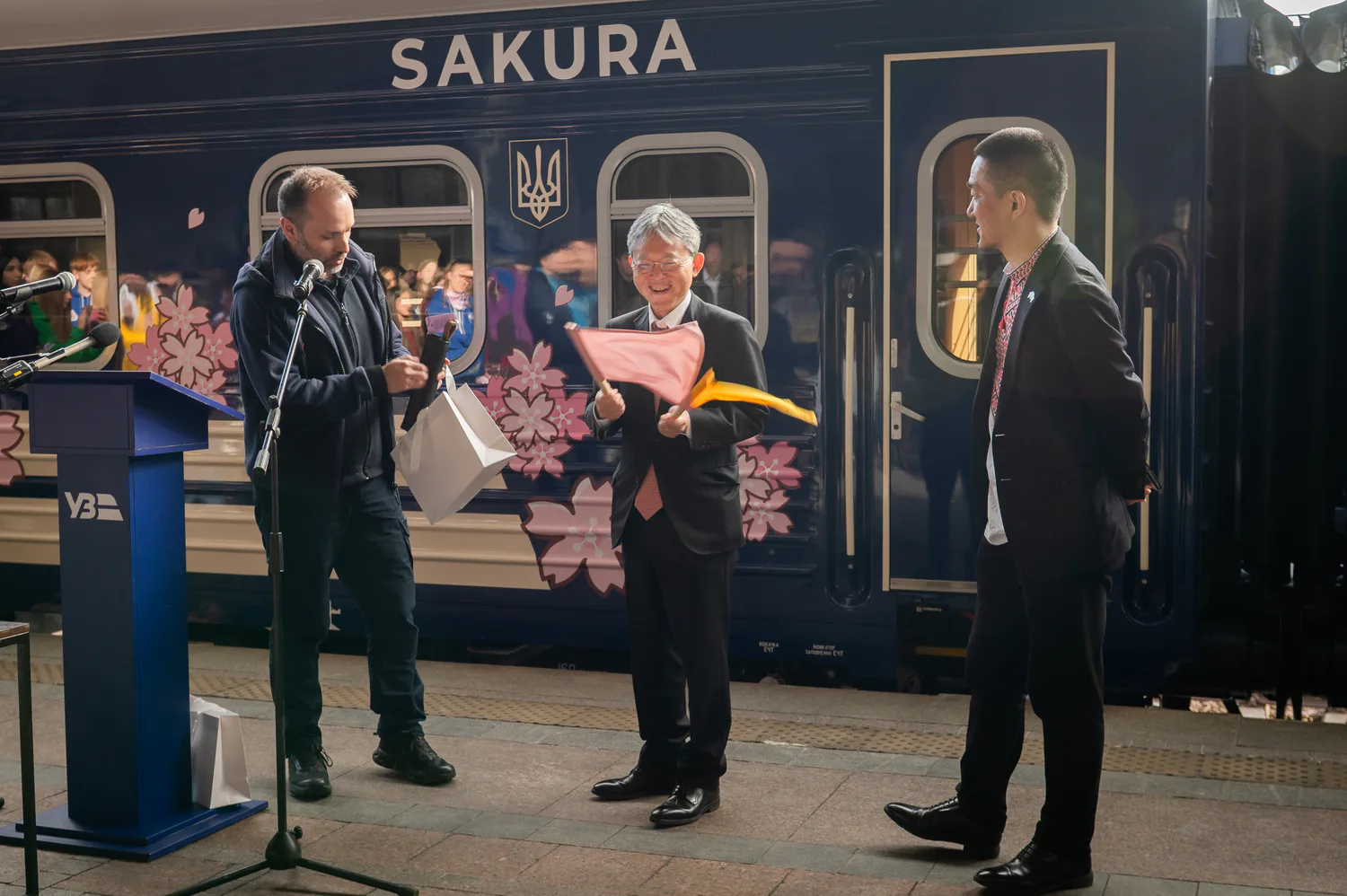 В Україні з'явився новий флагманський потяг "Сакура" на маршруті Київ-Ужгород