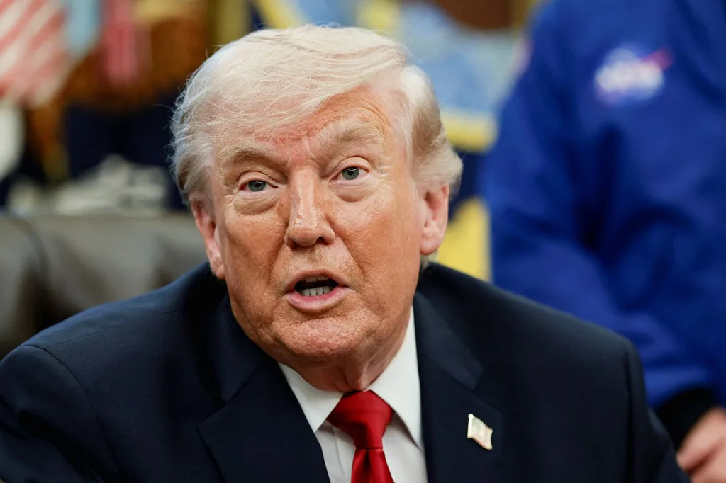 Трамп дав зелене світло на будівництво нового великого нафтопроводу між Канадою та США