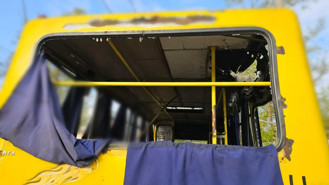 Russia attacked a shuttle bus in Kherson with a drone – two people killed, seven wounded