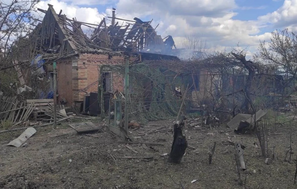 Внаслідок авіаудару росіян по Запорізькому району загинула людина, поранено дитину