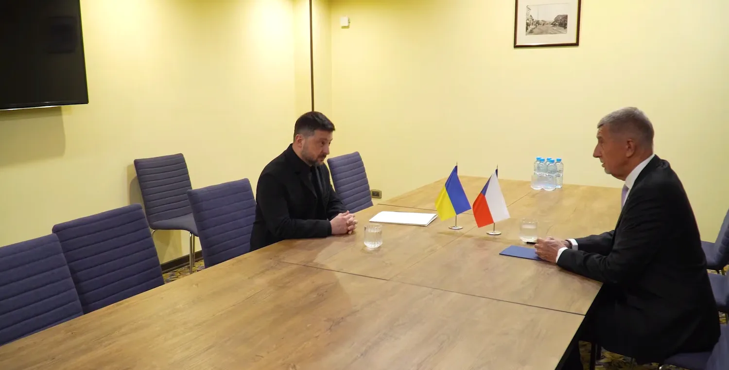 Зеленський зустрівся з Бабішем в Єревані - обговорили шлях України до членства в ЄС