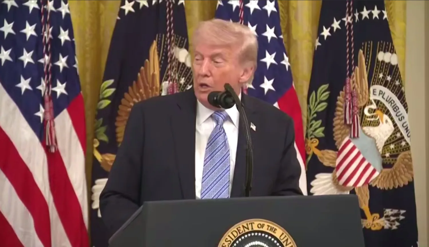 Трамп відмовився підтвердити, чи діє припинення вогню з Іраном на тлі інцидентів в Ормузькій протоці