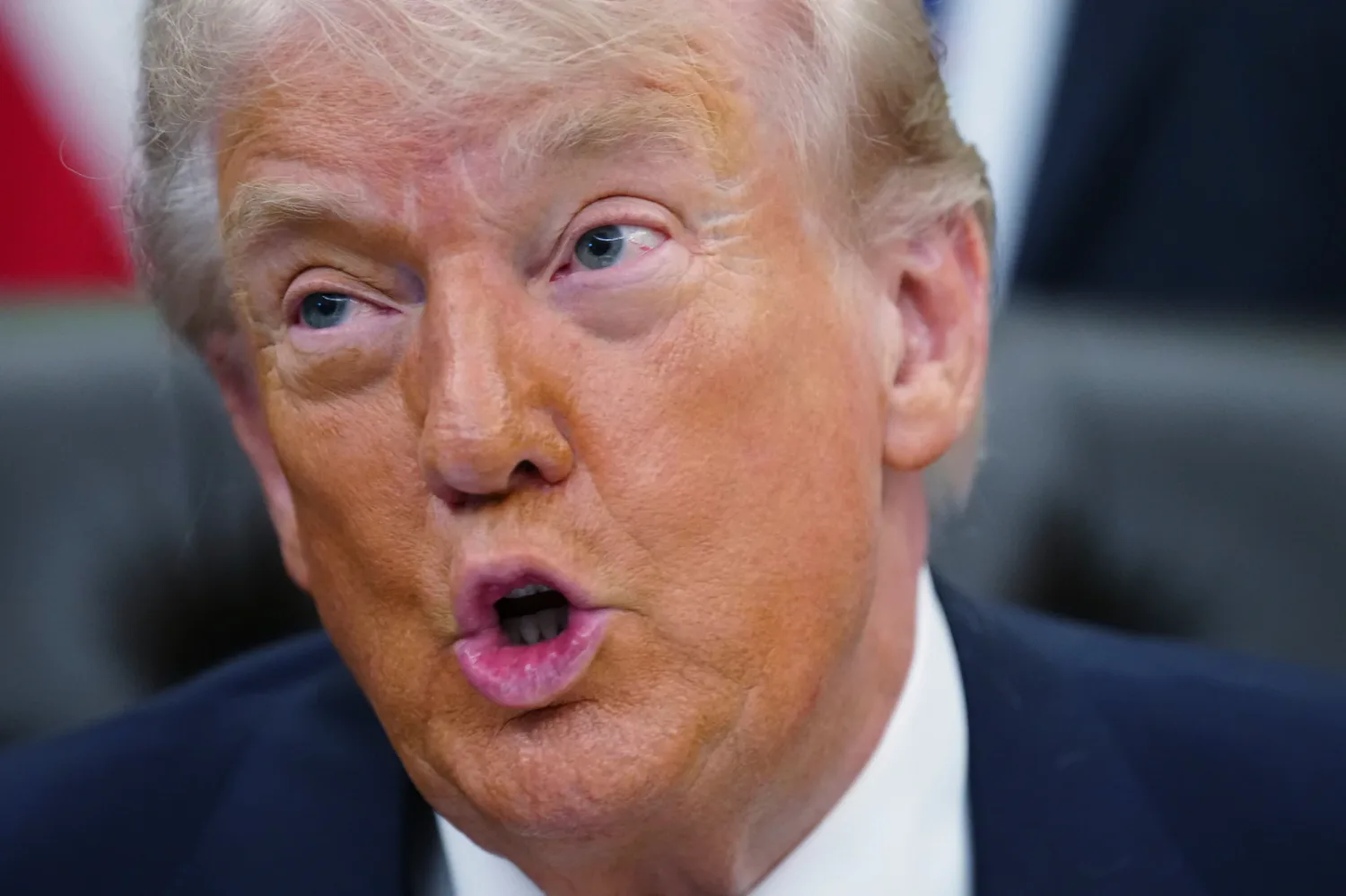 Невелика ціна за порятунок від ядерної зброї - Трамп про зростання вартості бензину