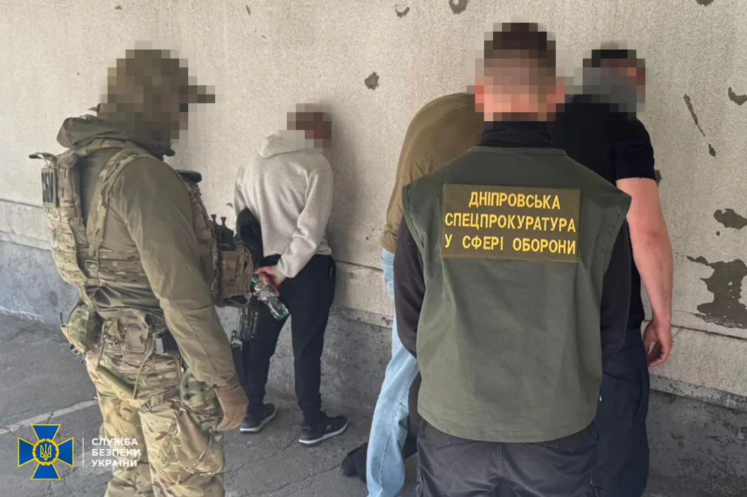 У Дніпрі затримали співробітника ТЦК, який вимагав у ветерана 1,5 тис. доларів за зняття з військового обліку - СБУ