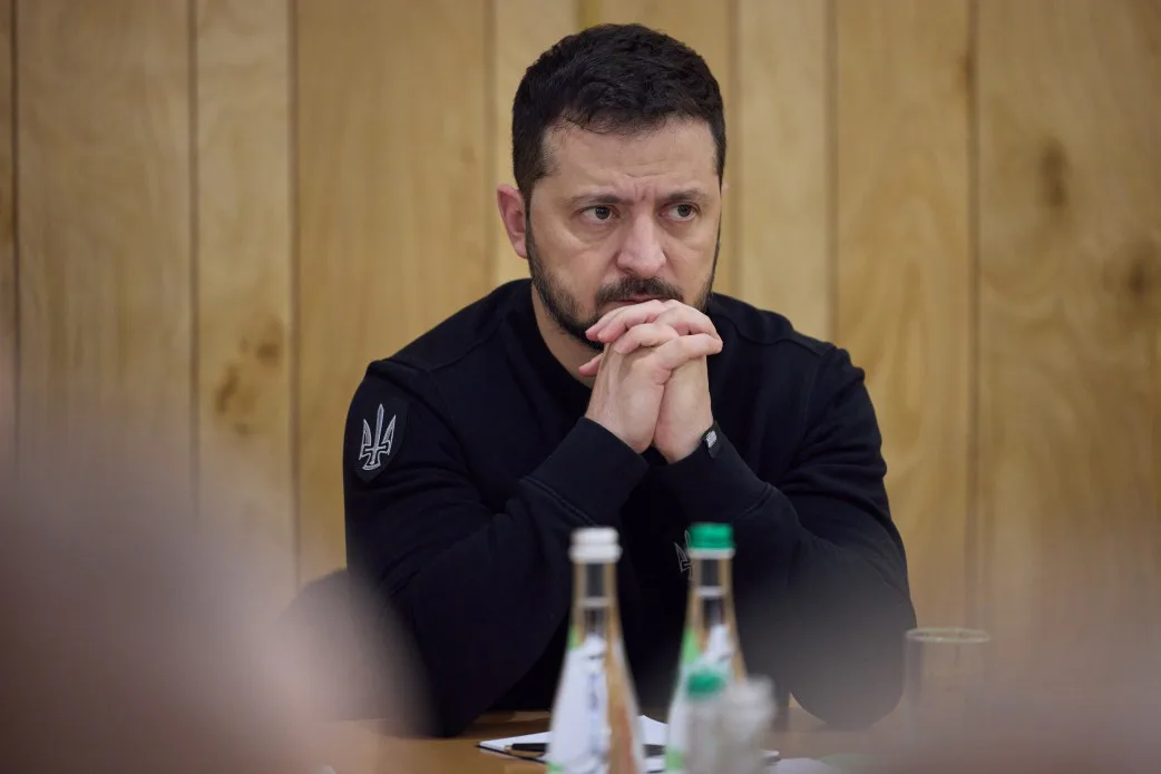 Зеленський констатував продовження порушень рф ініційованого Україною режиму тиші і обіцяє відповідь на дії росії "у дзеркальному порядку"