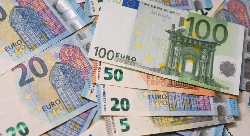 Netherlands propose using €210 billion in frozen Russian assets to support Ukraine - Politico