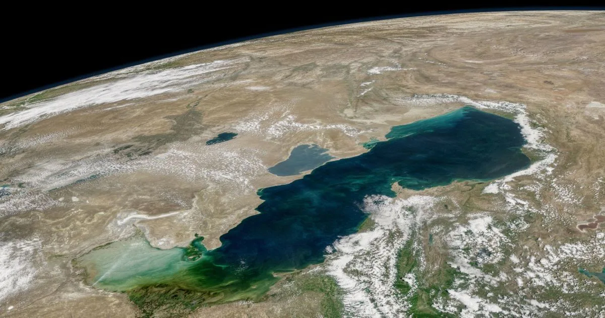 росія таємно постачає зброю й товари до Ірану через Каспійське море – NYT