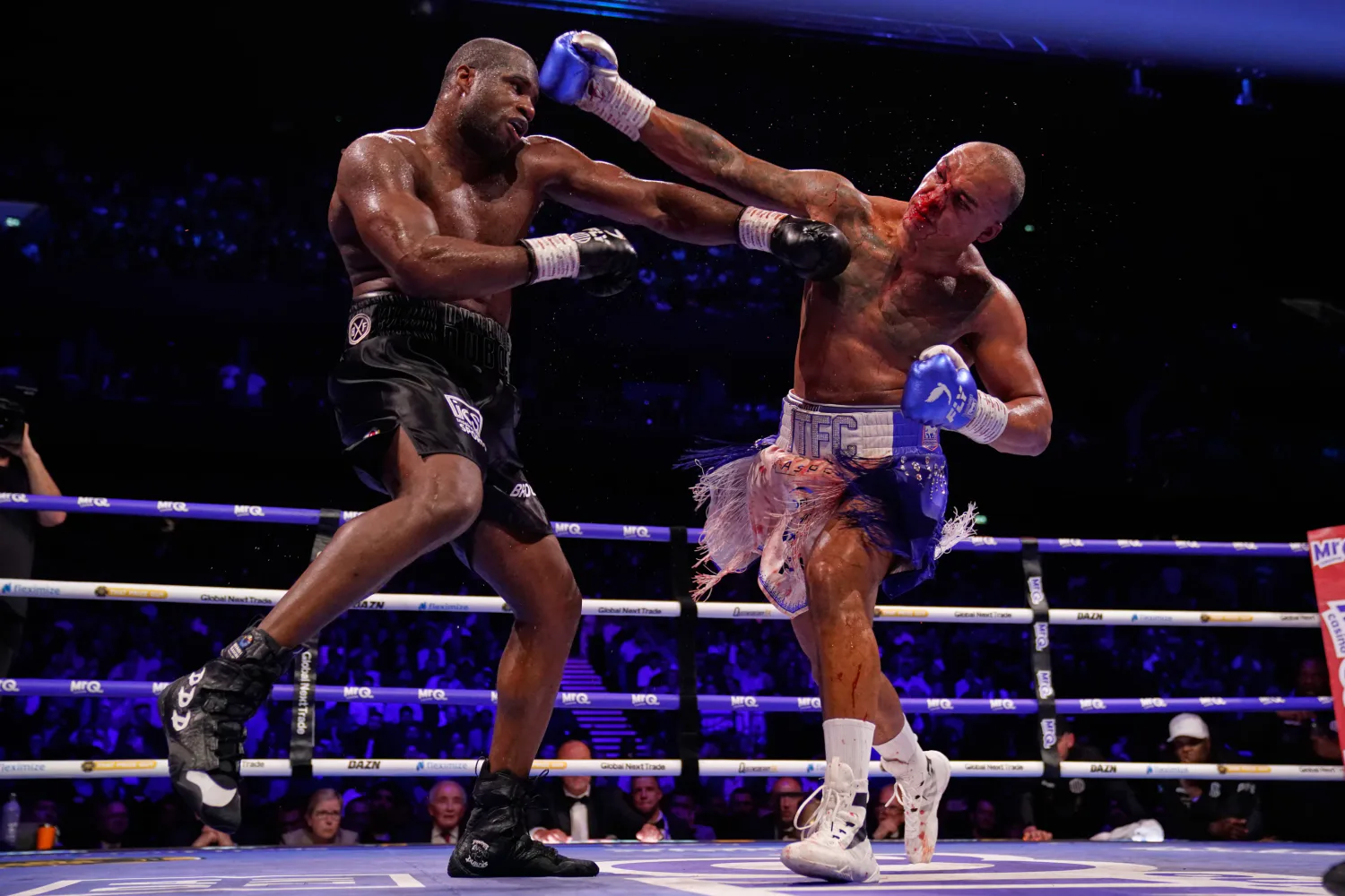 Дюбуа після двох нокдаунів нокаутував Вордлі та став чемпіоном WBO у надважкій вазі
