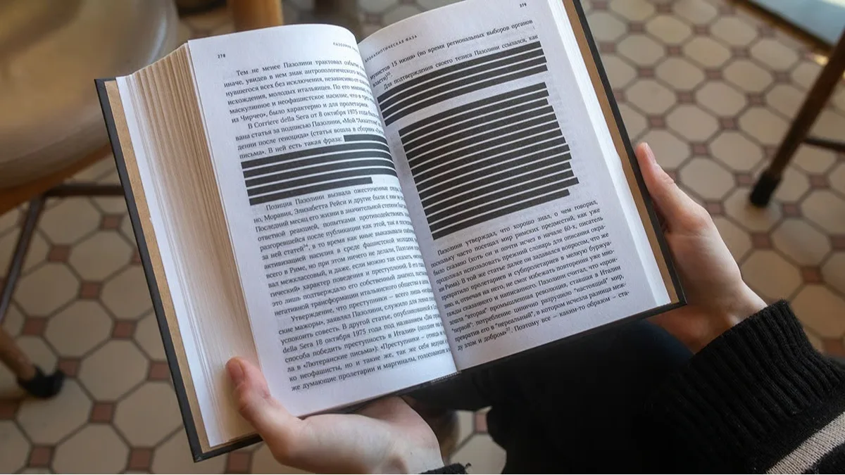 У росії цензура масово вирізає з книжок теми війни та ЛГБТК - розвідка