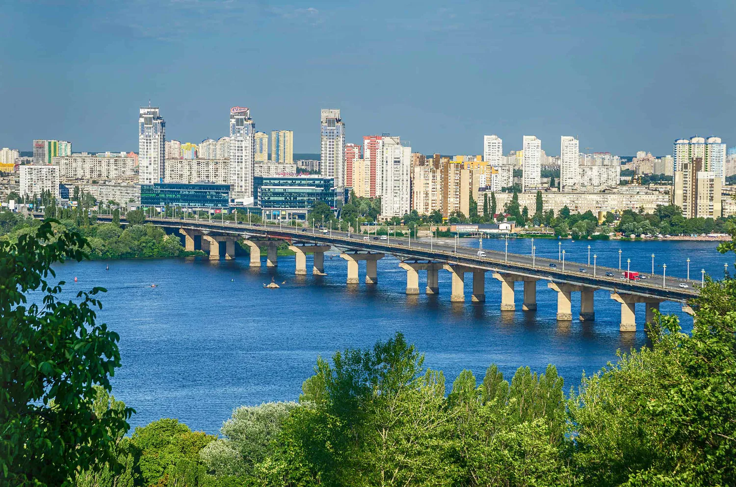 У Києві на мосту Патона обмежать рух через ремонт - КМДА